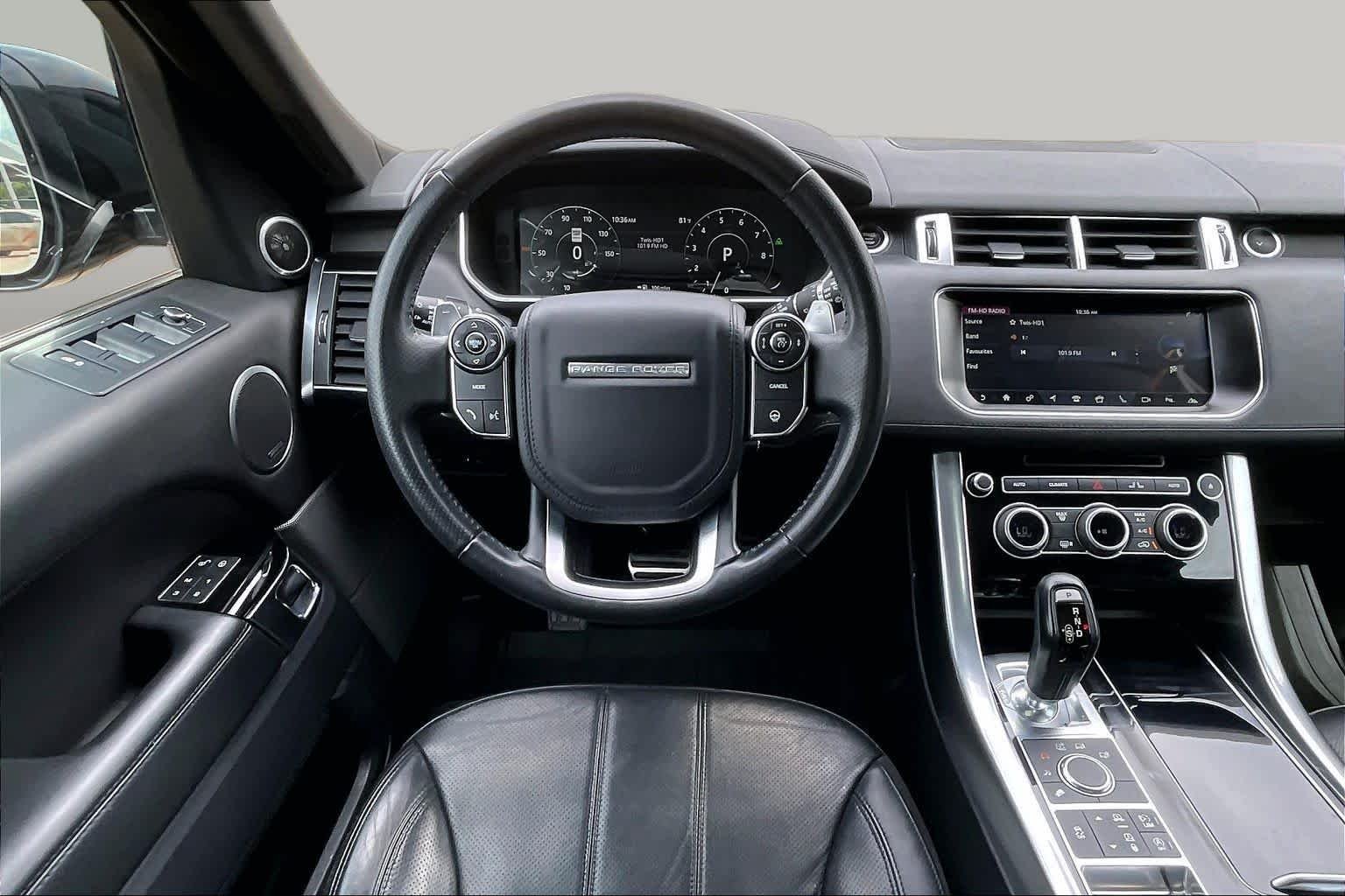 Used 2017 Santorini Black Land Rover HSE Dynamic image 6