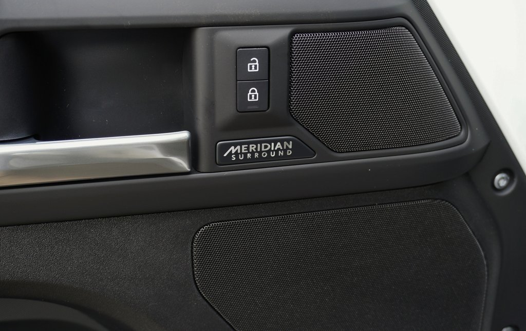 2026 LAND ROVER DEFENDER - Image 12