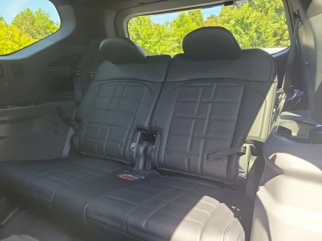 New 2026 Glacial White Pearl Kia Land AWD image 10