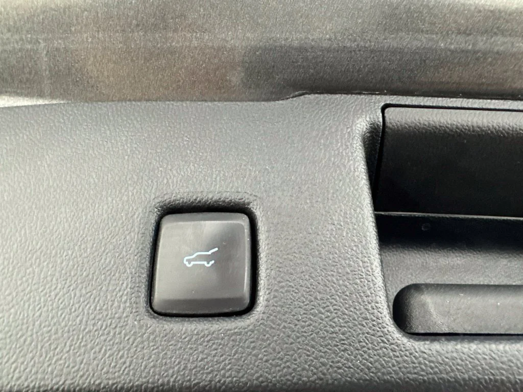 Used 2020 Gray Ford SEL image 32