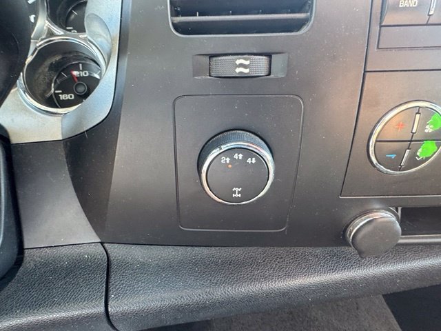 Used 2007 White Chevrolet LT image 34