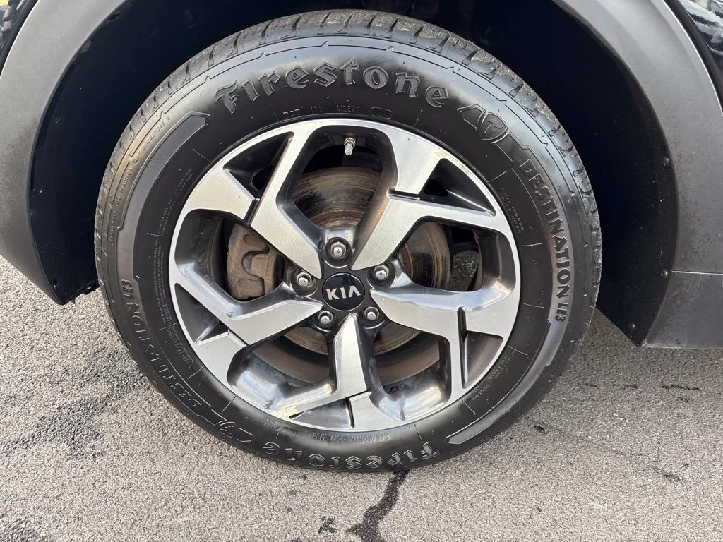 Used 2020 Red Kia LX image 10