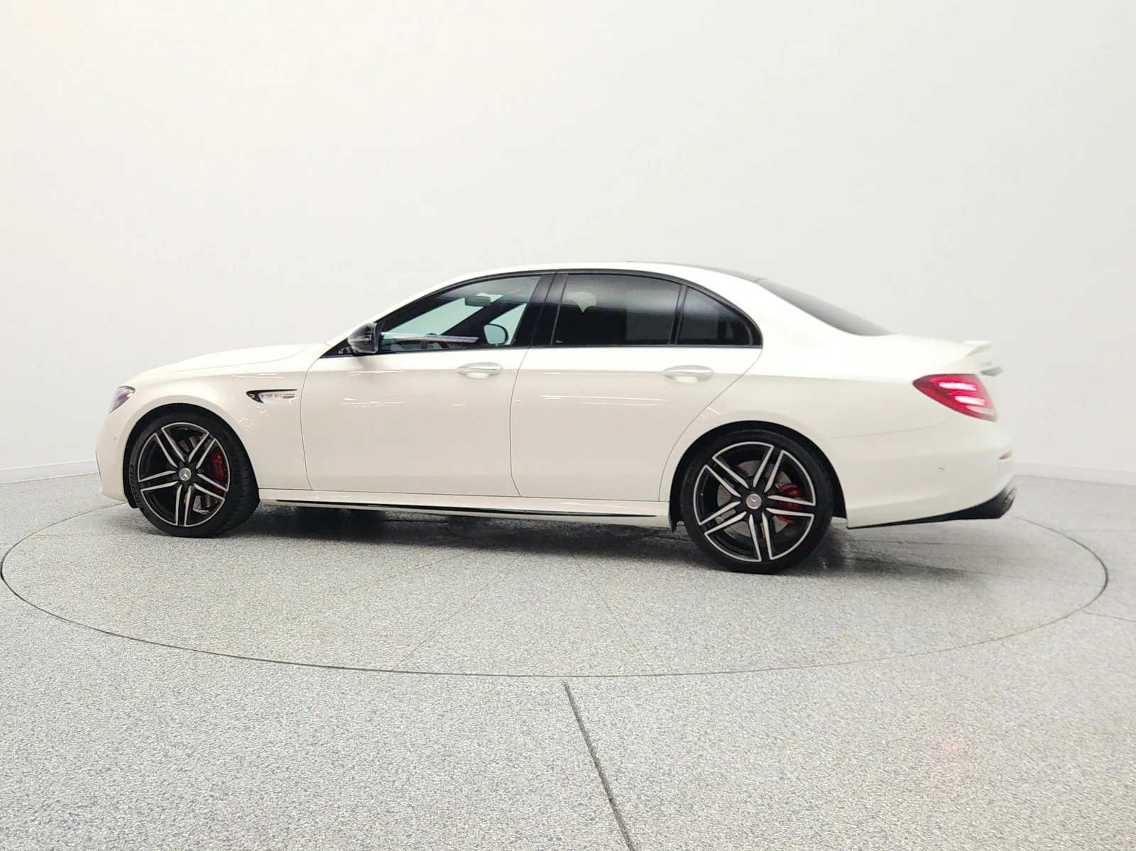 Used 2019 designo Diamond White Metallic Mercedes-Benz AMG® E 63 S 4MATIC+ Sedan image 8