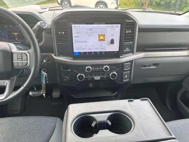 Used 2025 Blue Ford XLT image 19