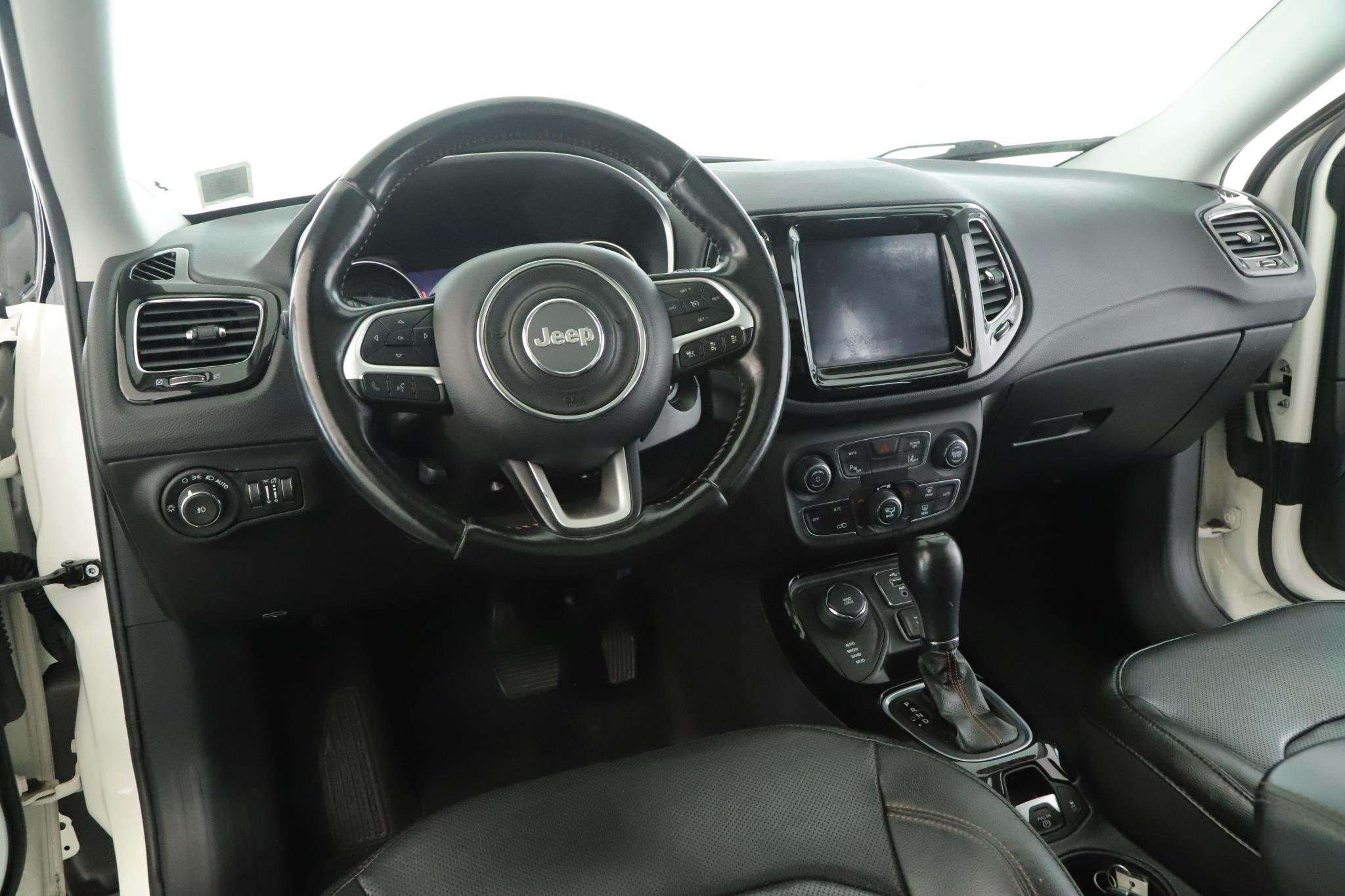 Used 2020 Jeep Compass Limited with VIN 3C4NJDCB2LT146477 for sale in Amityville, NY