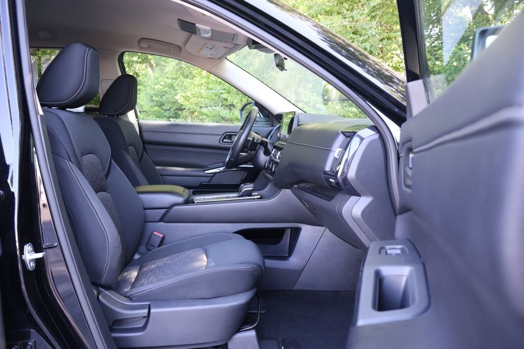 Used 2024 Super Black Nissan SV image 39