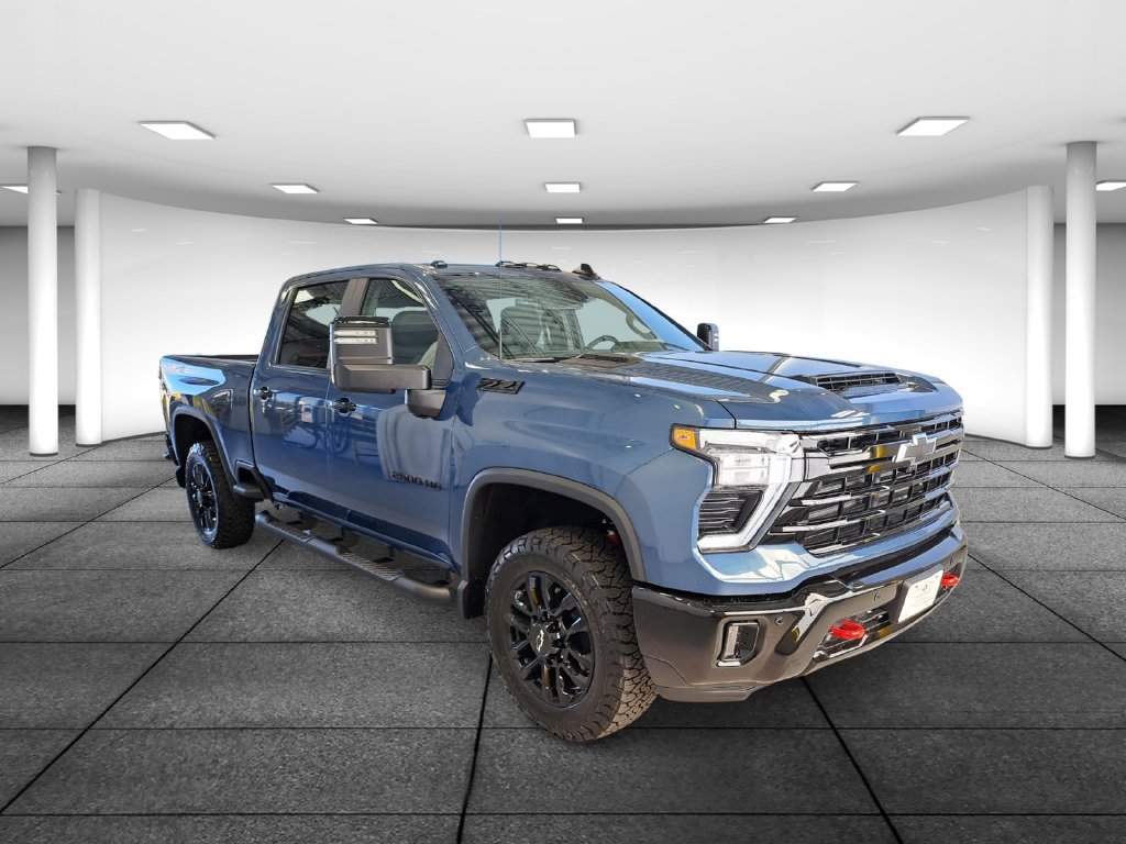 2026 Chevrolet Silverado 2500 HD LT Crew Cab Pickup Slide 2