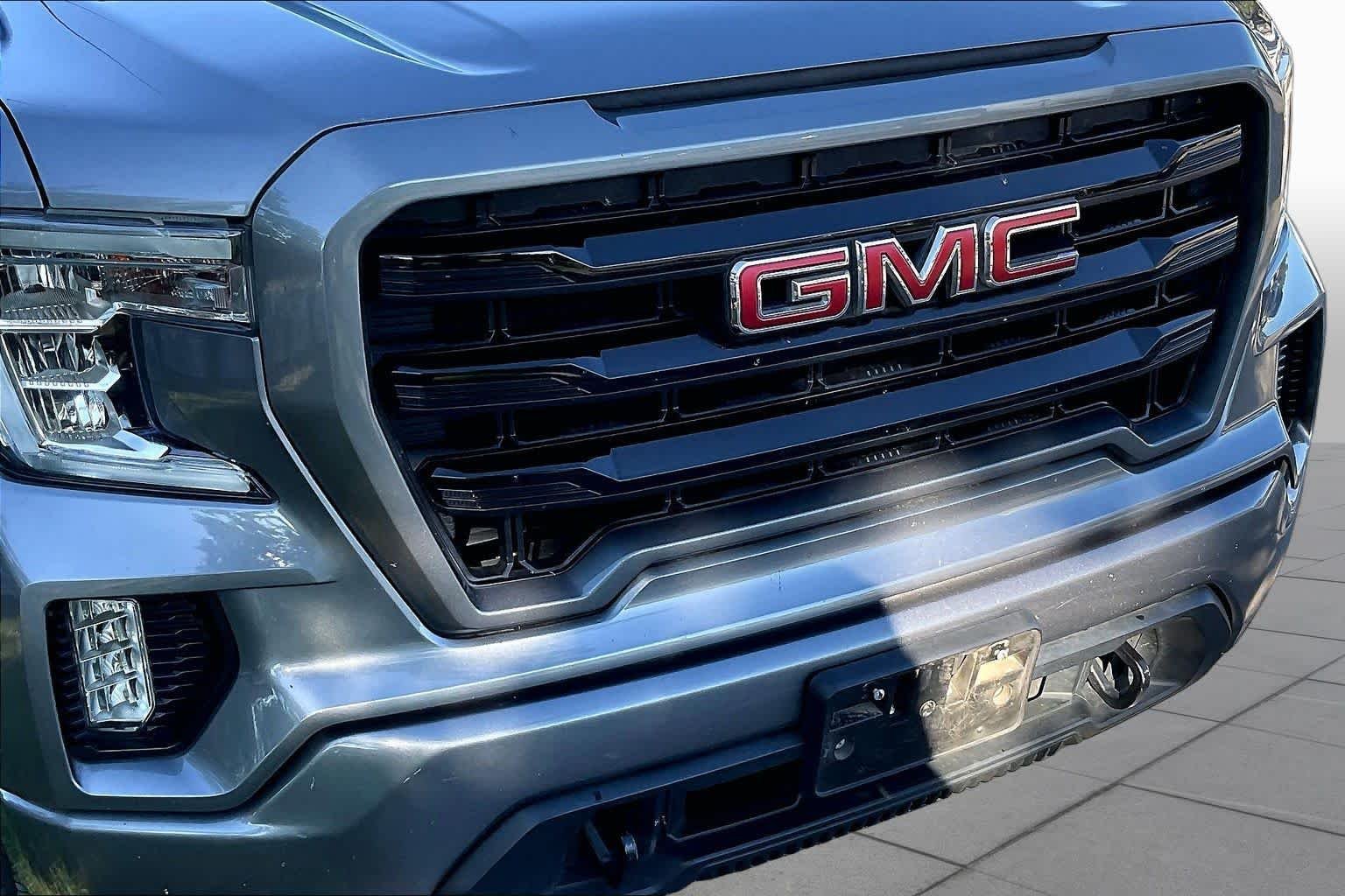 Used 2020 Satin Steel Metallic GMC Elevation image 27