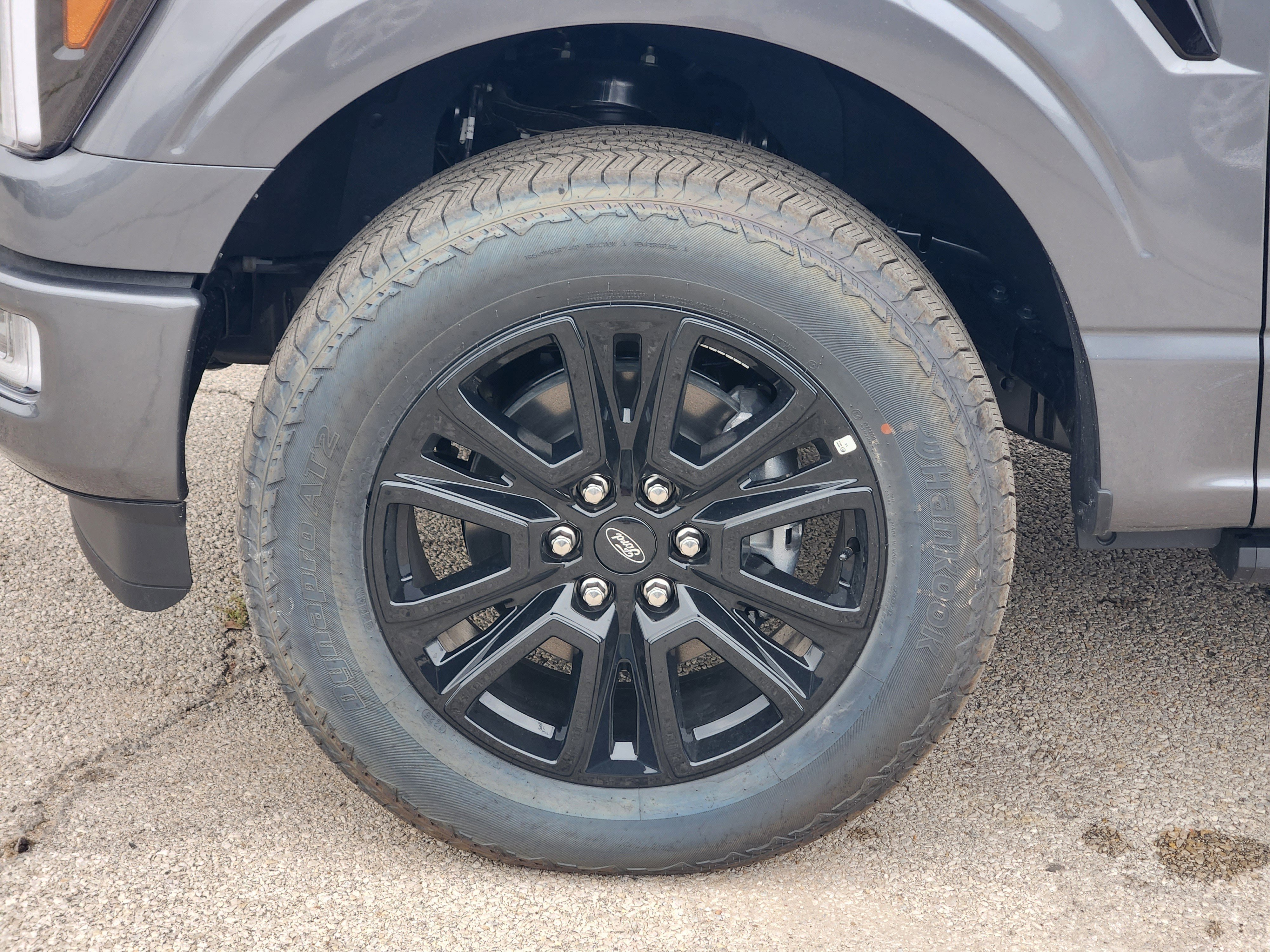 New 2025 Carbonized Gray Metallic Ford Platinum image 7