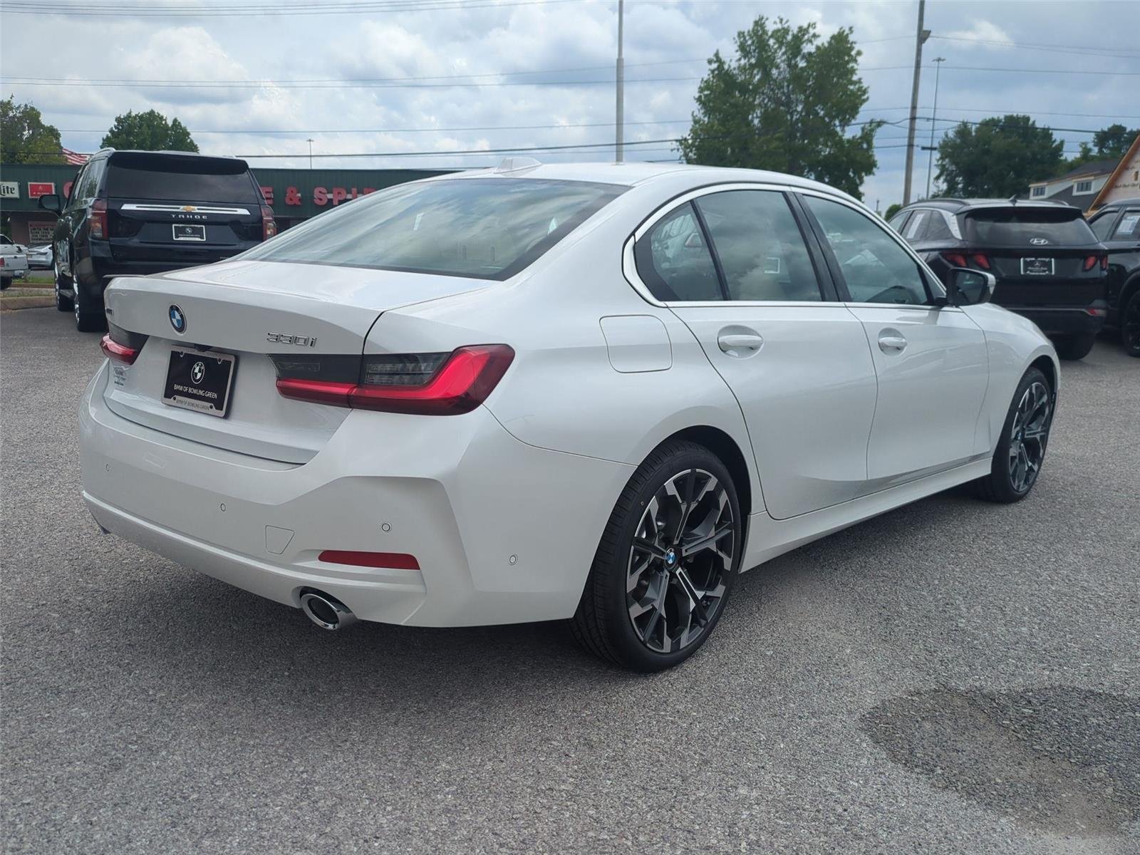 New 2026 Mineral White Metallic BMW 330i xDrive image 5