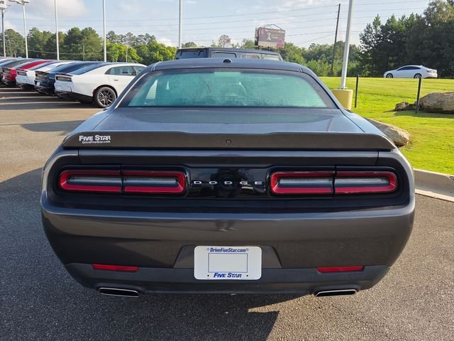 Used 2018 Gray Dodge SXT image 11