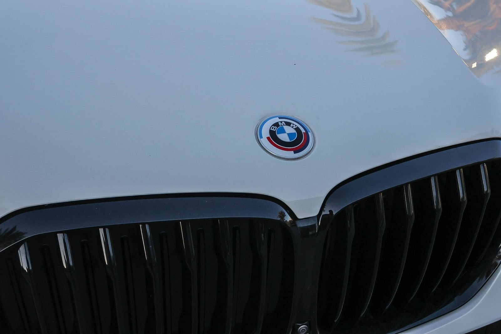 Used 2022 White BMW M50i image 16