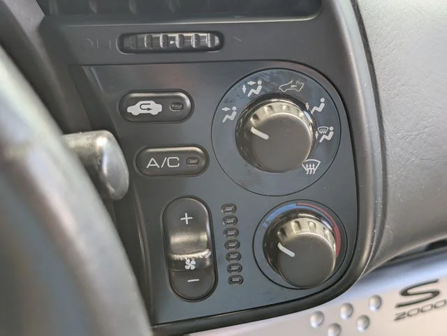 Used 2005 Sebring Silver Metallic Honda Base image 14