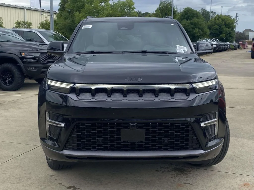 New 2026 High Gloss Black Exterior Paint Jeep Limited Reserve image 2