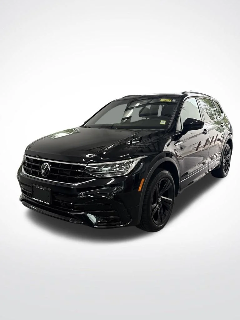 Used 2024 Black Volkswagen 2.0T SE R-Line Black image 3