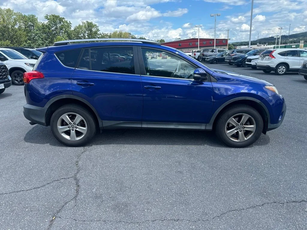 Used 2015 Blue Toyota XLE image 4