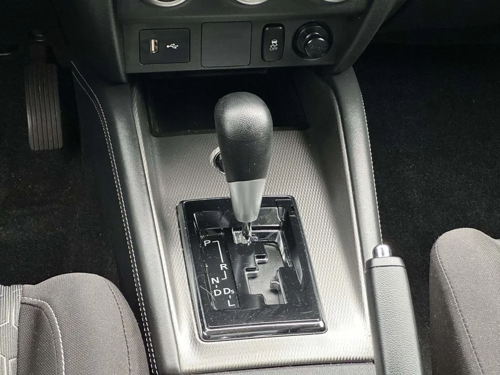 Used 2024 Gray Mitsubishi 2.0 SE image 21