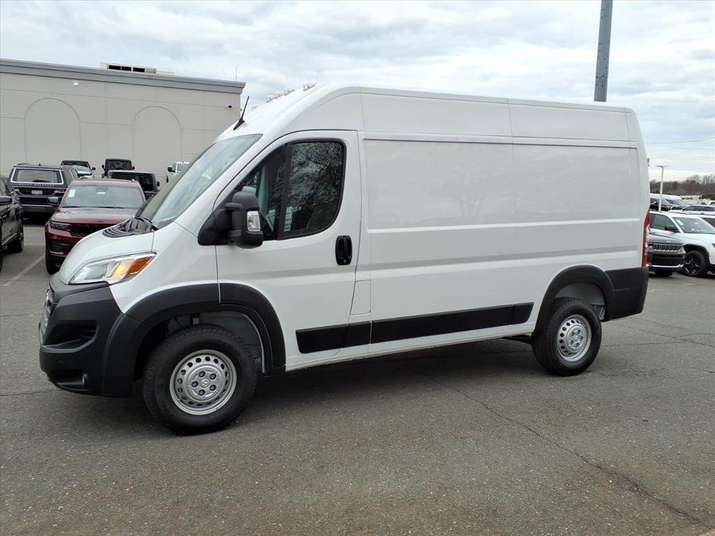 New 2026 Bright White Clearcoat RAM Tradesman image 17