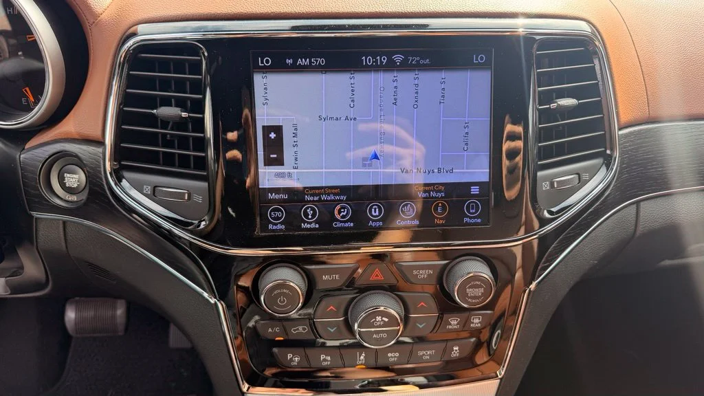 Used 2019 Black Jeep Summit image 11