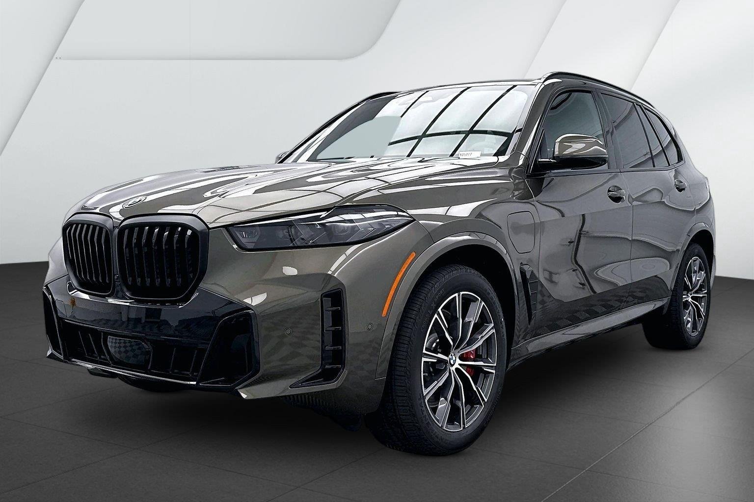 New 2026 Manhattan Green Metallic BMW xDrive50e image 3