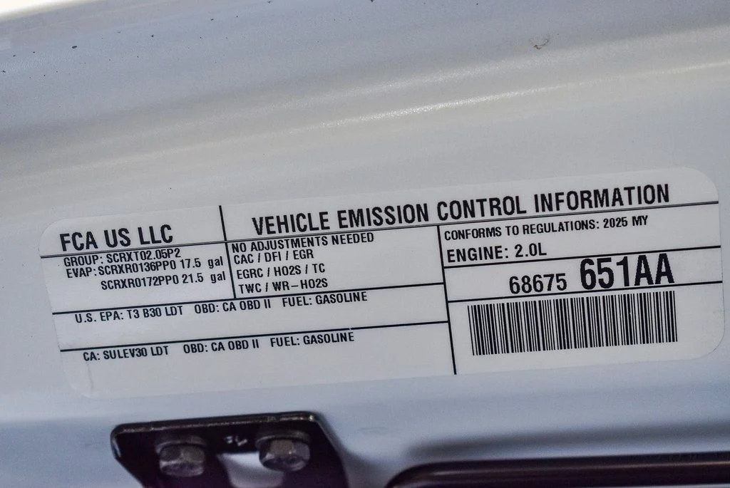 New 2025 Bright White Clear-Coat Exterior Paint Jeep Sahara image 25