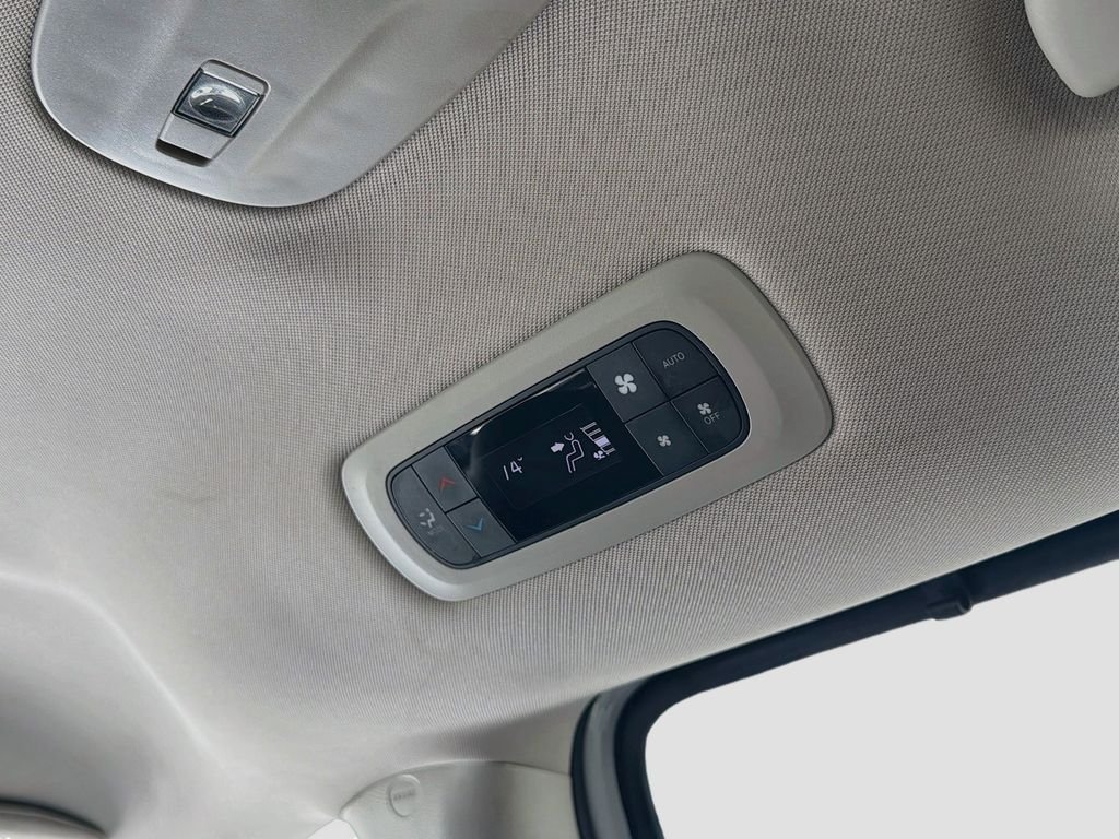 Used 2024 Bright White Clearcoat Chrysler Touring L image 28