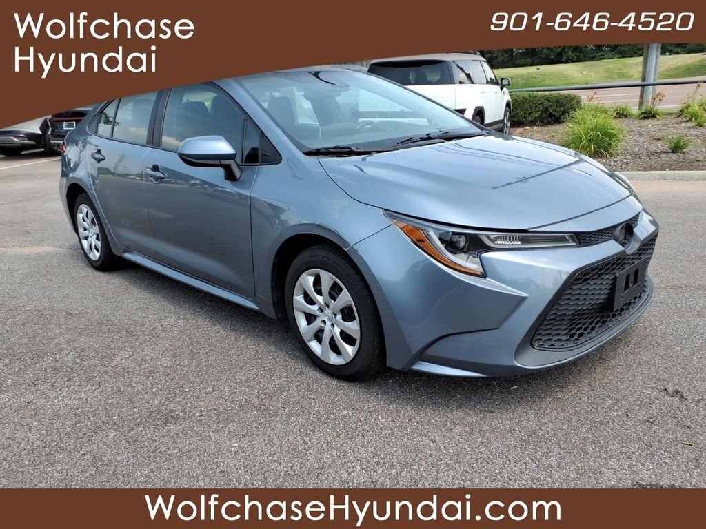 Used 2021  Toyota LE image 7