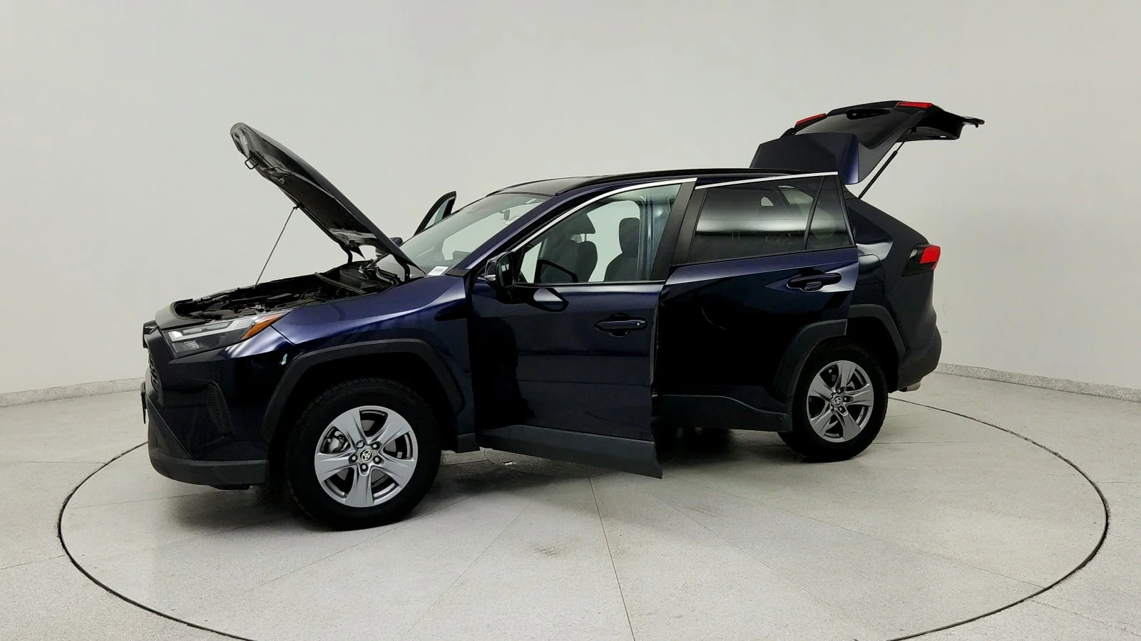Used 2022  Toyota XLE image 12