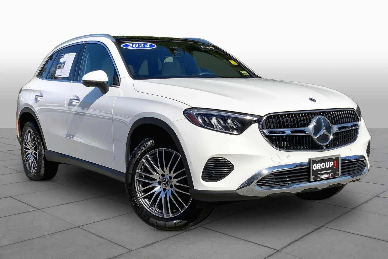 Used 2024 Polar White Mercedes-Benz GLC 300 image 3