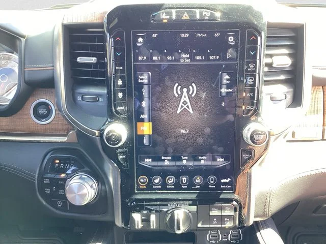 Used 2021 Diamond Black Ram Limited image 11