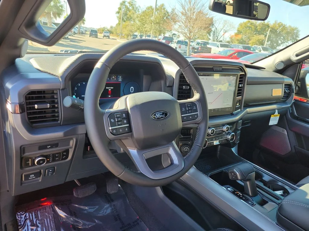 New 2026 Carbonized Gray Metallic Ford XLT image 15