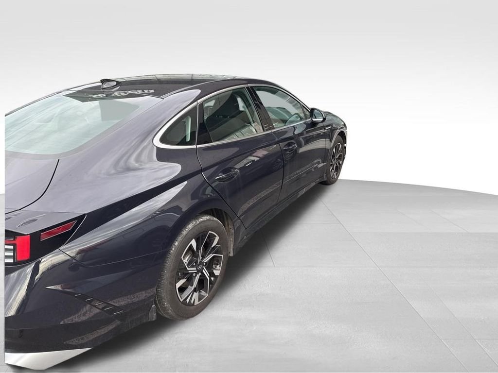 Used 2025 Blue Hyundai SEL image 5