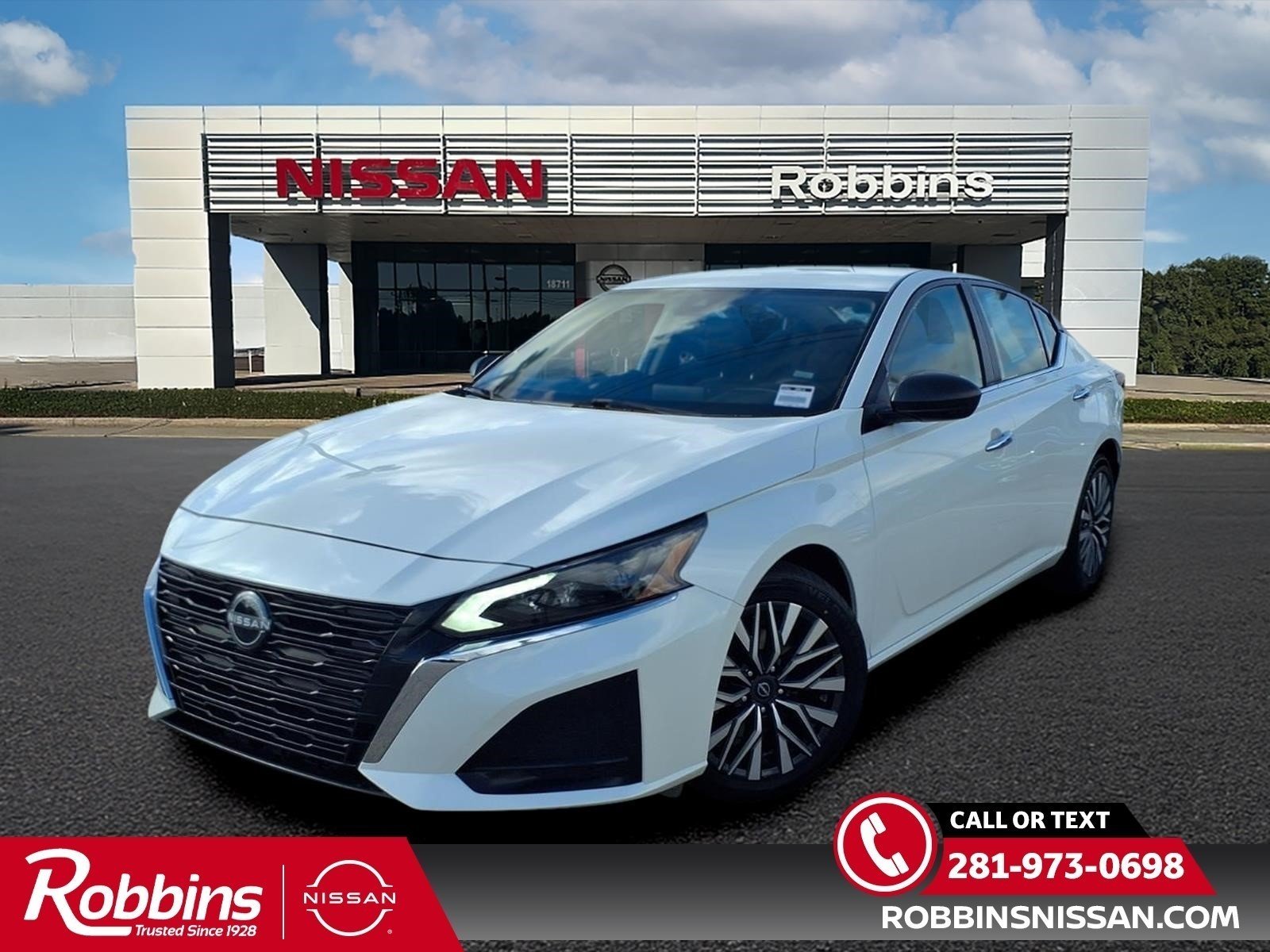 2024 Nissan Altima 2.5 SV White at Robbins Nissan