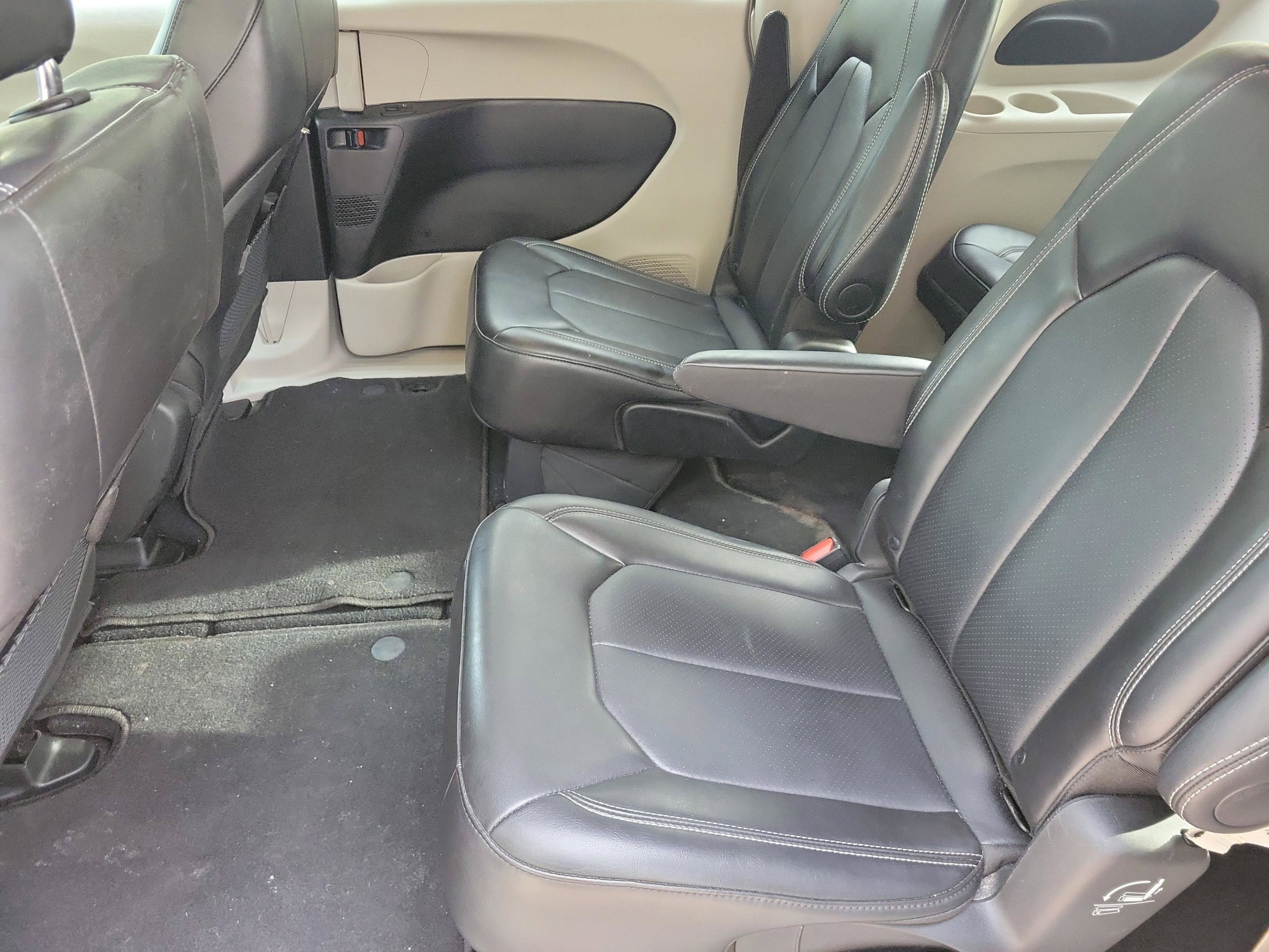 2024 Chrysler Pacifica Touring L - Photo 14