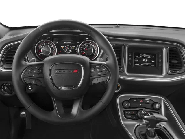 Used 2016 Pitch Black Clearcoat Dodge SXT image 9