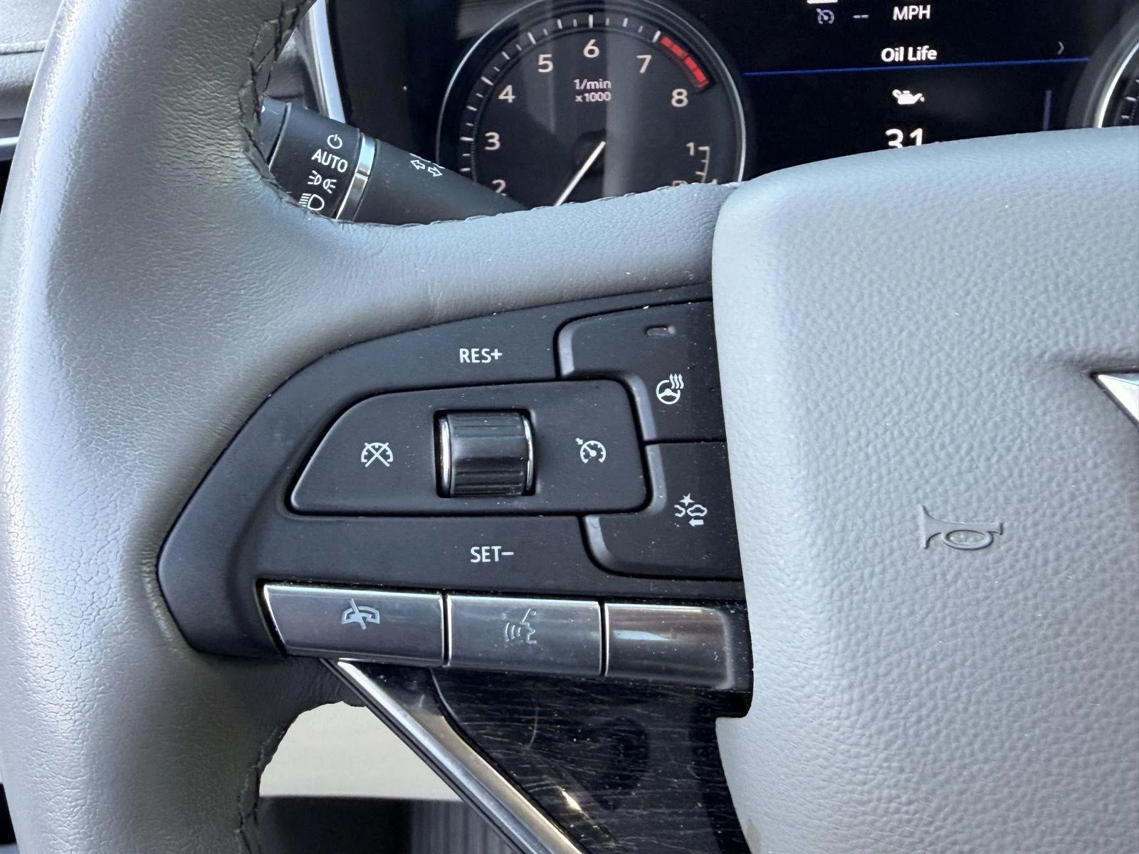 Used 2023 Crystal White Tricoat Cadillac FWD Premium Luxury image 18
