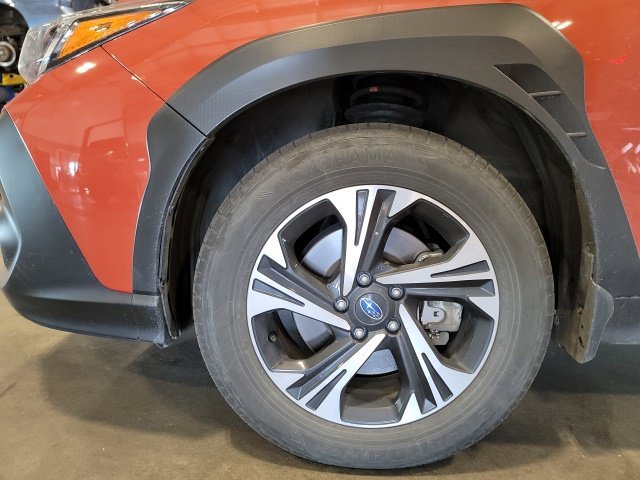 Used 2024 Pearl Subaru Premium image 12