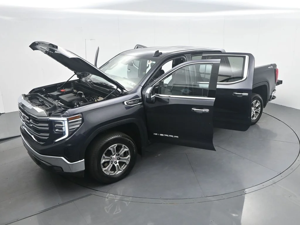 Used 2025 Silver GMC SLT image 47