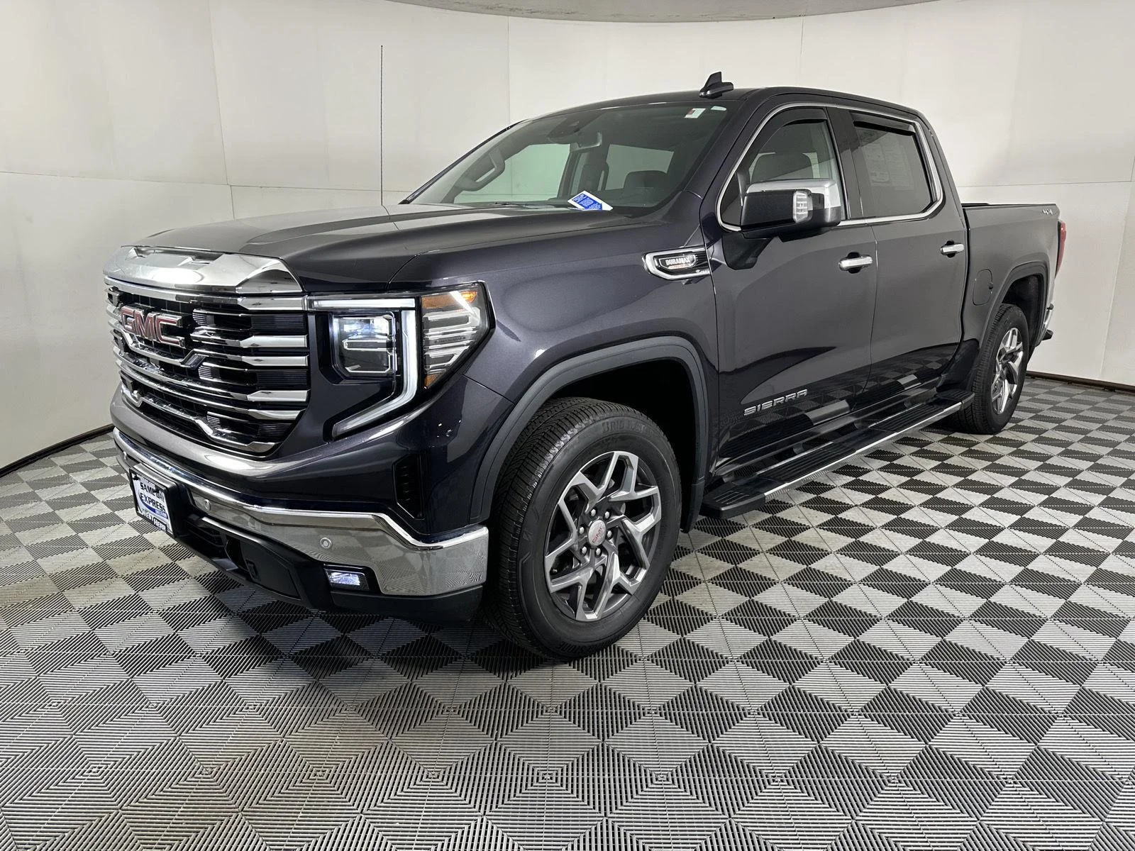 Used 2024 Titanium Rush Metallic GMC SLT image 21