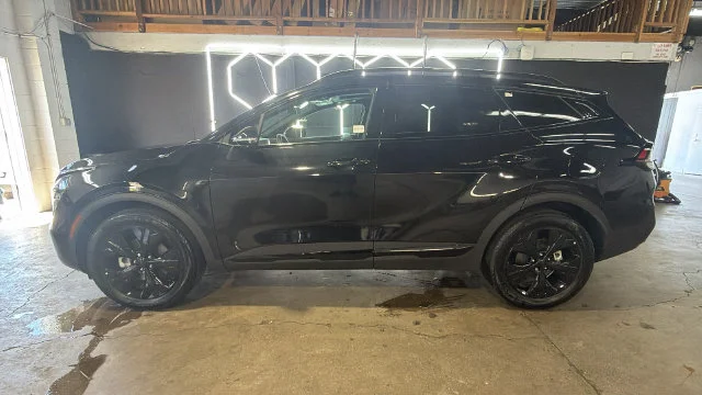Certified Used 2025 Black Kia X-Line Prestige image 2