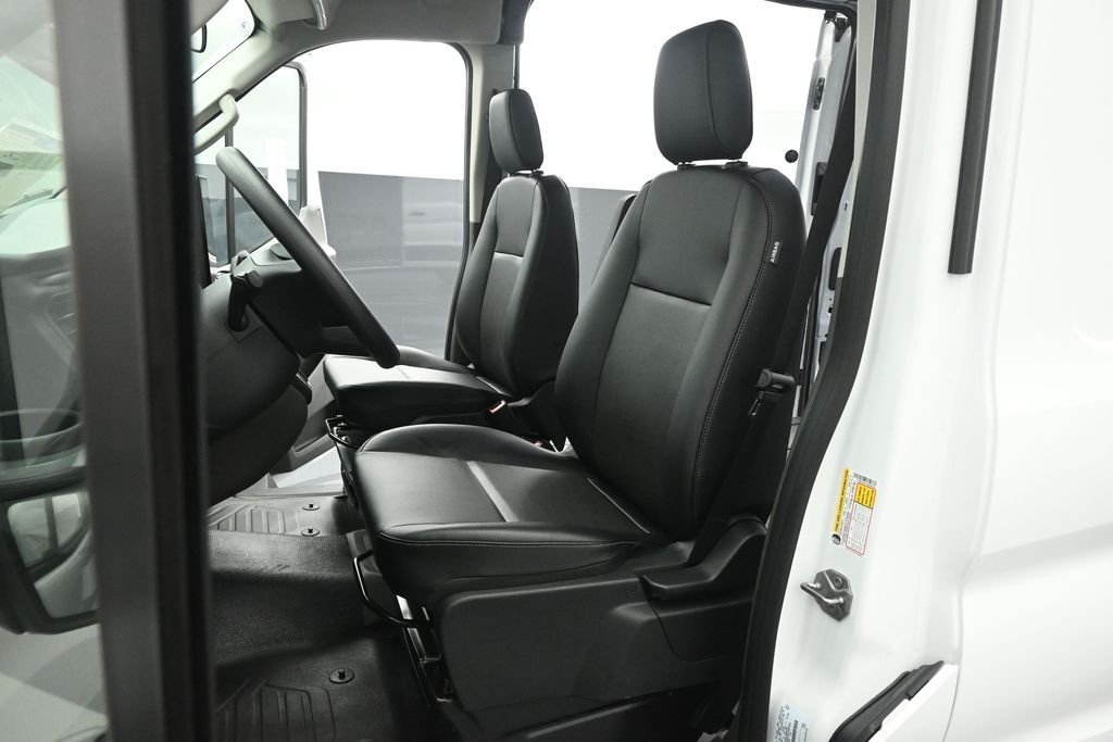 New 2026 Oxford White Ford Base image 8