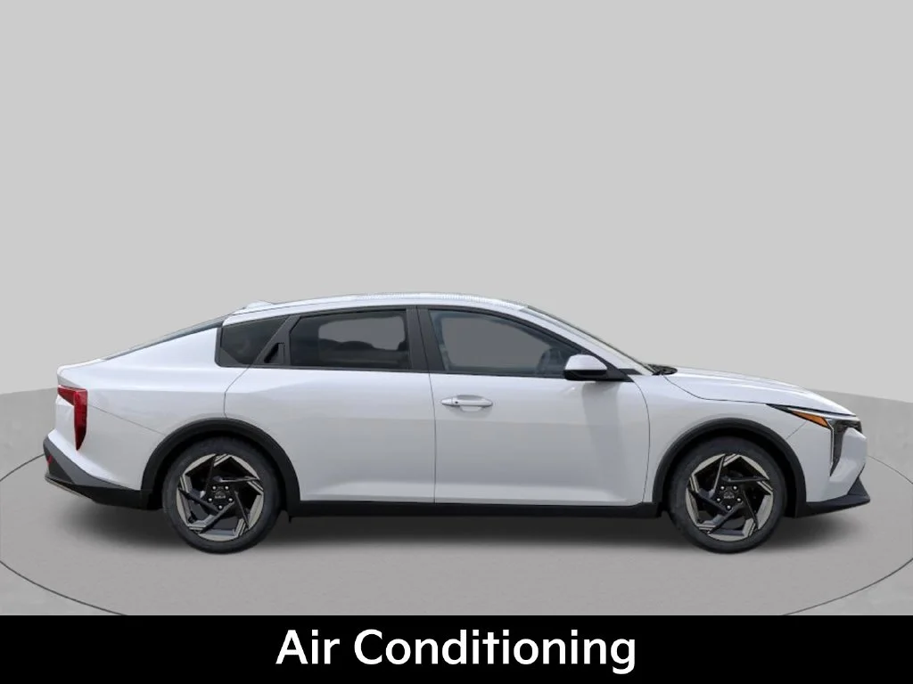 2025 Kia K4 EX - Photo 9