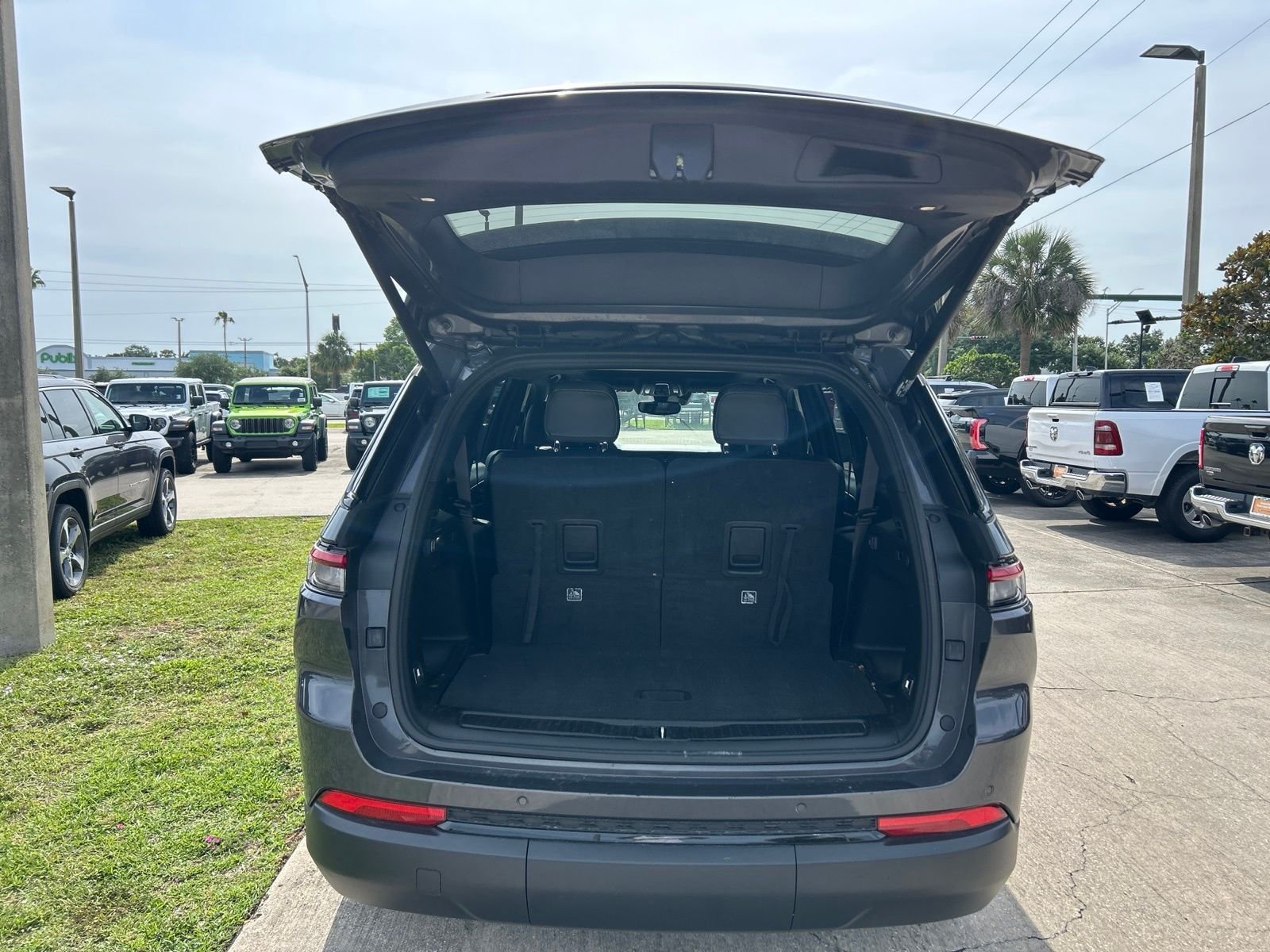 Certified Used 2023 Gray Jeep Altitude X image 37