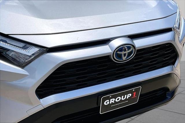 Certified Used 2022 SILVER SKY METALLIC Toyota  image 30