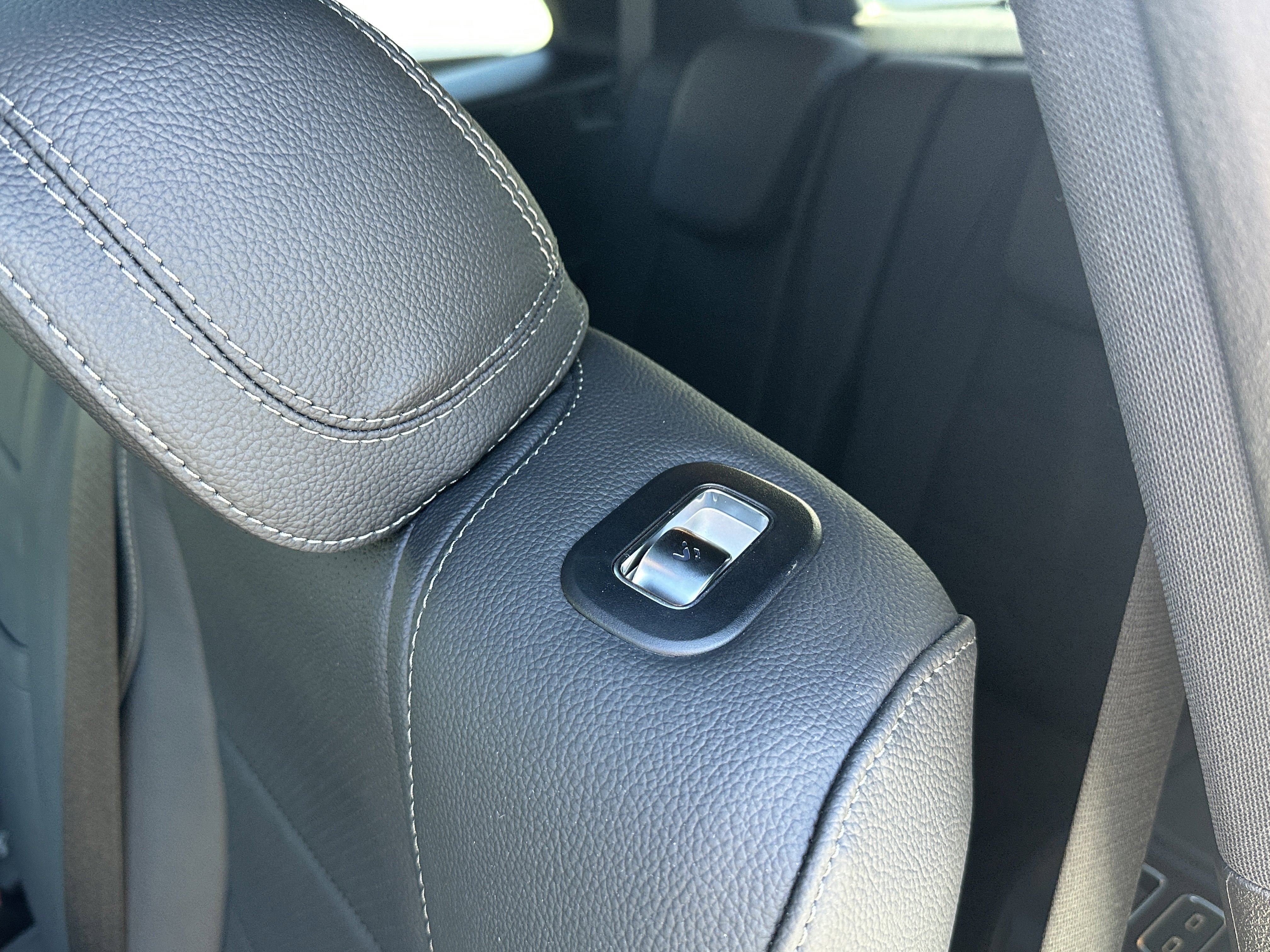 Certified Used 2025 Black Mercedes-Benz GLS 450 image 29