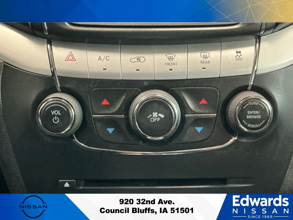 Used 2020 White Dodge SE image 26