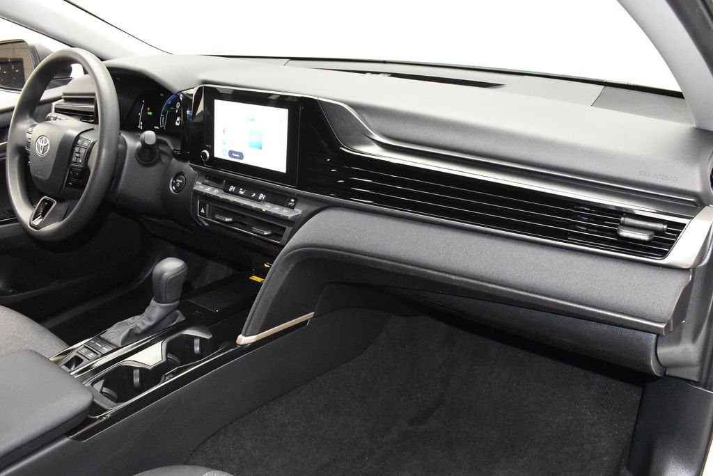 Used 2025 White Toyota LE image 24
