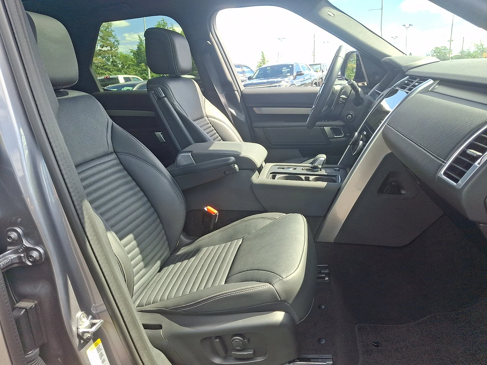 Used 2025 Gray Land Rover Dynamic SE image 26