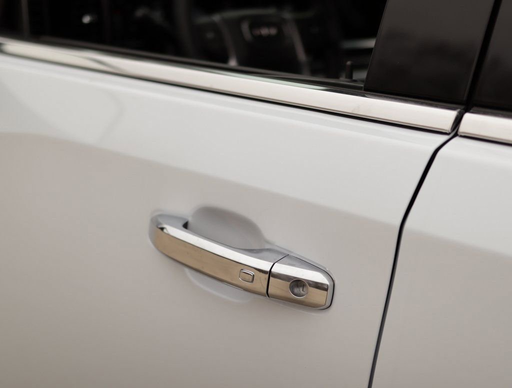 New 2026 Glacier White Tricoat GMC SLT image 39