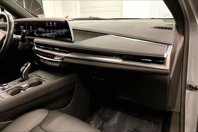 Used 2024 Argent Silver Metallic Cadillac Sport image 19